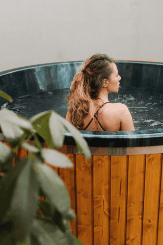Beneficii hot tub - Terapie pentru dureri și afecțiuni cronice